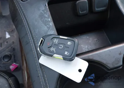 2016 Chevrolet Tahoe Lt z USA, uszkodzony, nr VIN 1GNSKBKCXGR381049